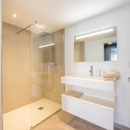 Luxury Apartment In A Residence In Saint Tropez * سان تروبيه