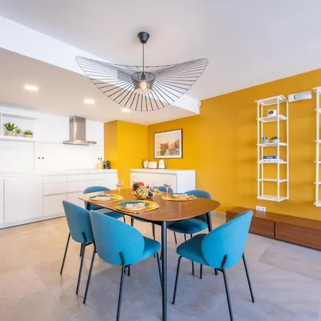 Luxury Apartment In A Residence In Saint Tropez * سان تروبيه